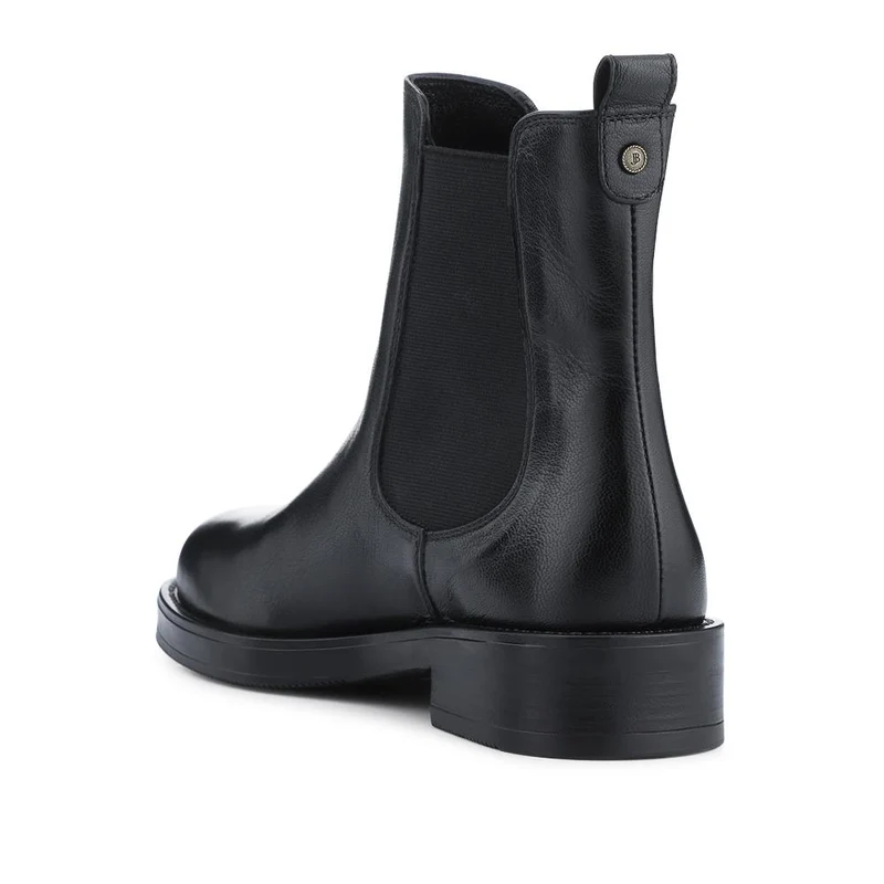Moxie Leather Heeled Chelsea Boots - MOXIE / 328 088 - Black Leather