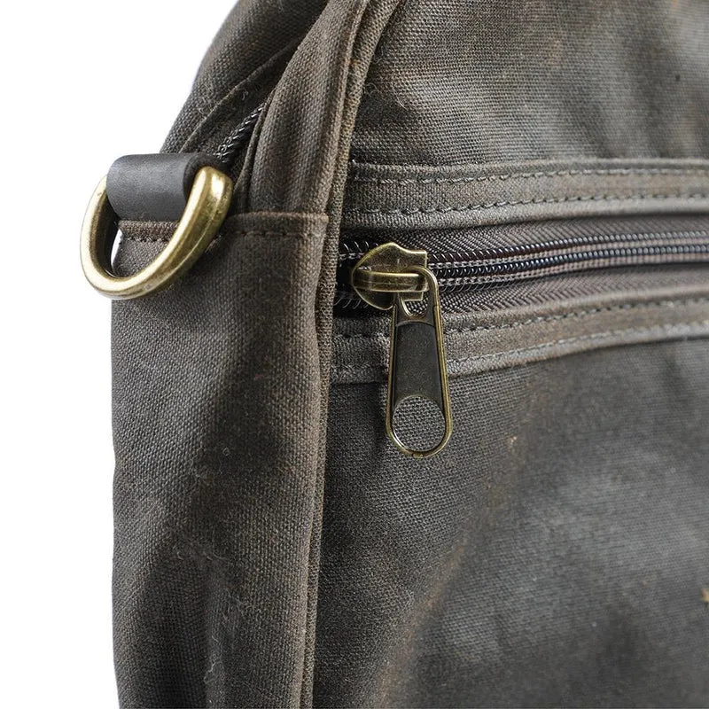 Barbour Waxed Leather Briefcase - BARBR42030 / 328 579 - Olive