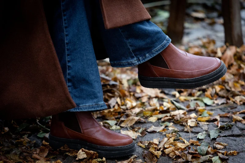 Larina Chelsea boots — Roasted brown