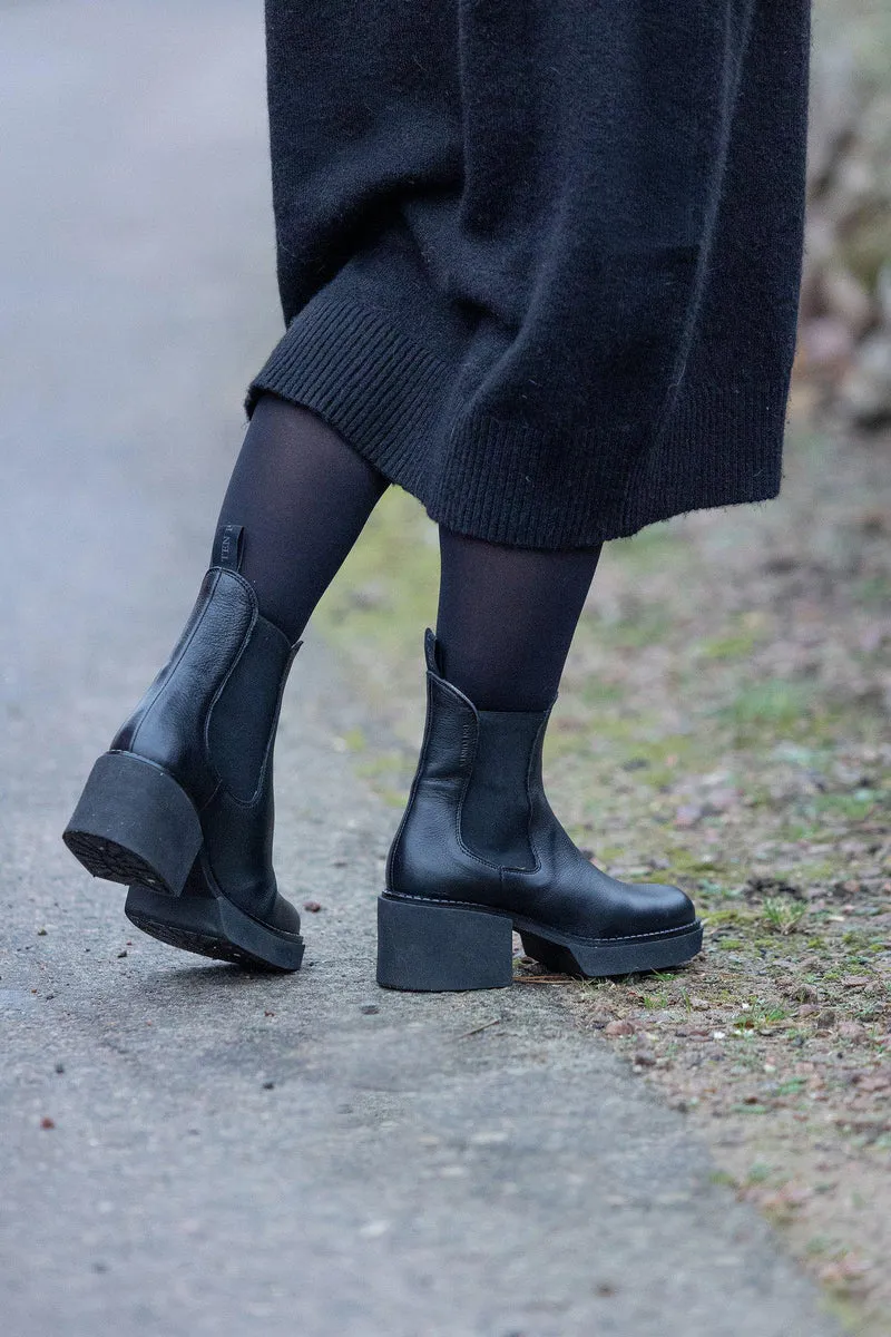 Selma Chelsea boots — Black