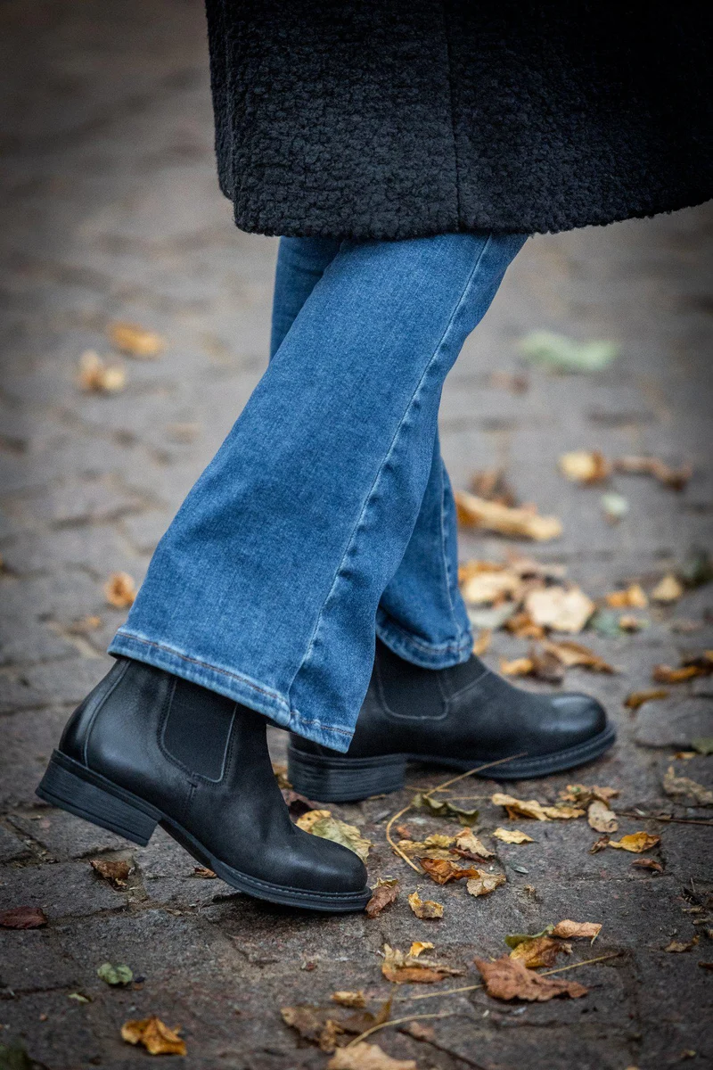 Pandora Chelsea boots — Black
