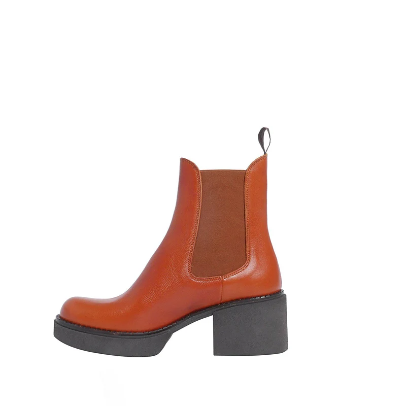 Selma Chelsea boots — Cognac