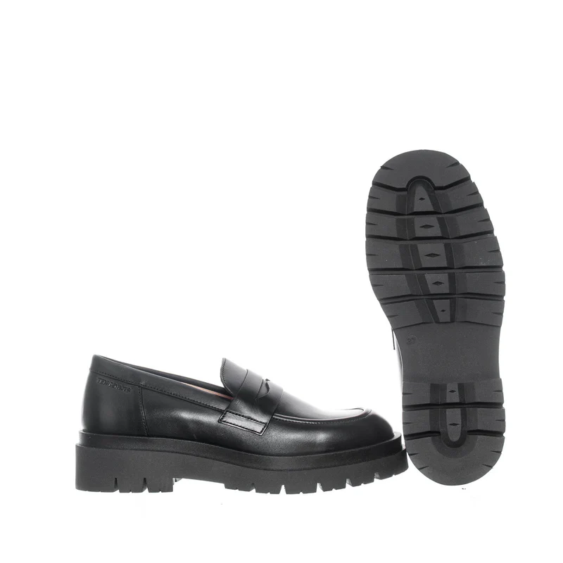 Margaret Loafers — Black