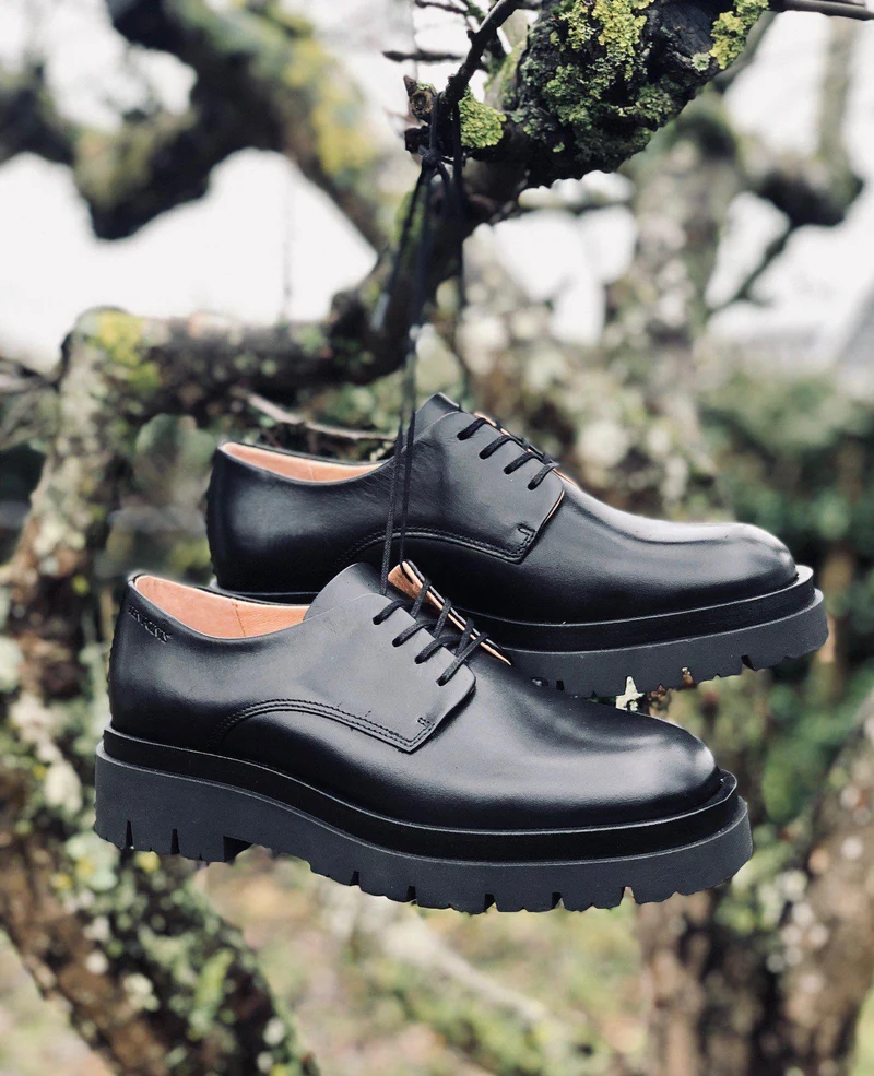 Margaret Laced shoes — Black