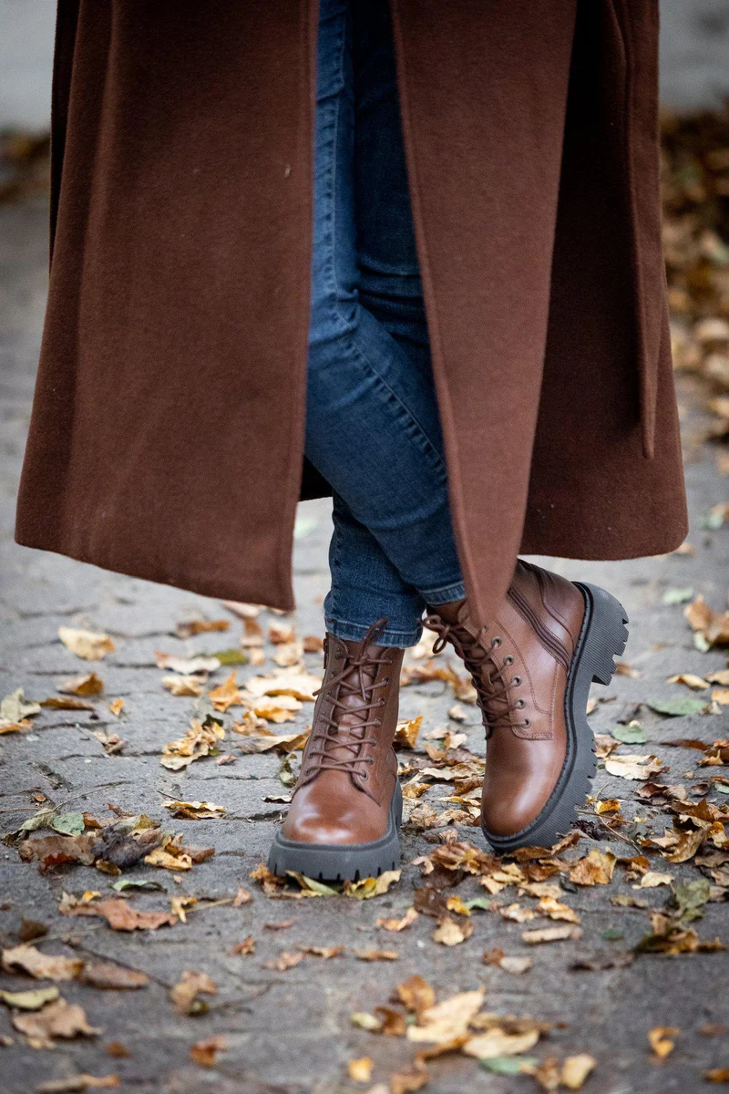 Pandora Chunky Laced boots — Brown
