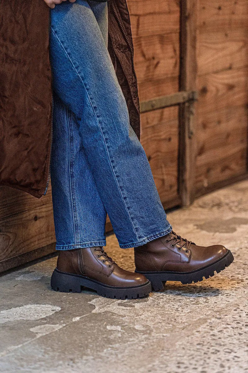 Pandora Chunky Laced boots — Brown