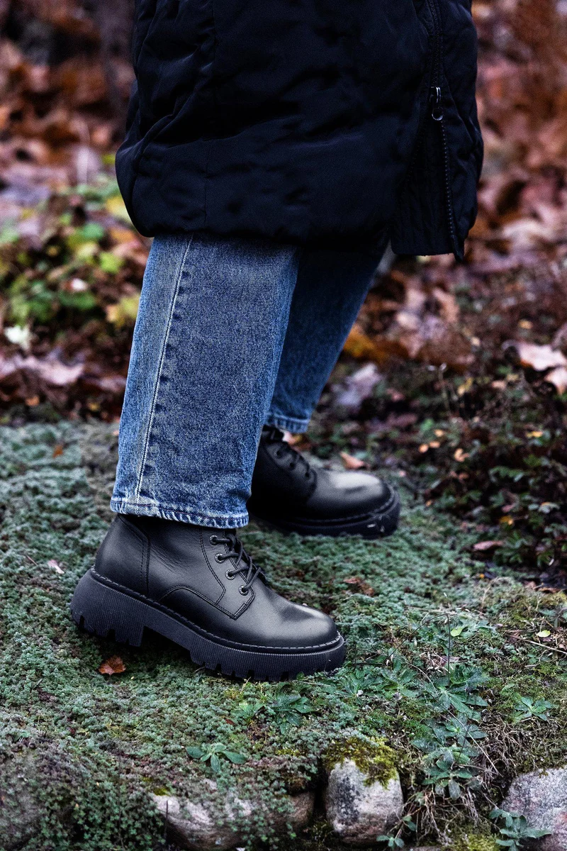 Pandora Chunky Laced boots — Black