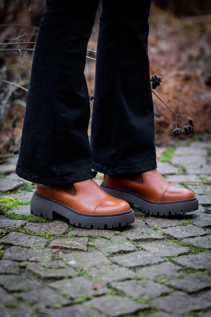 Pandora Chunky Chelsea boots — Cognac