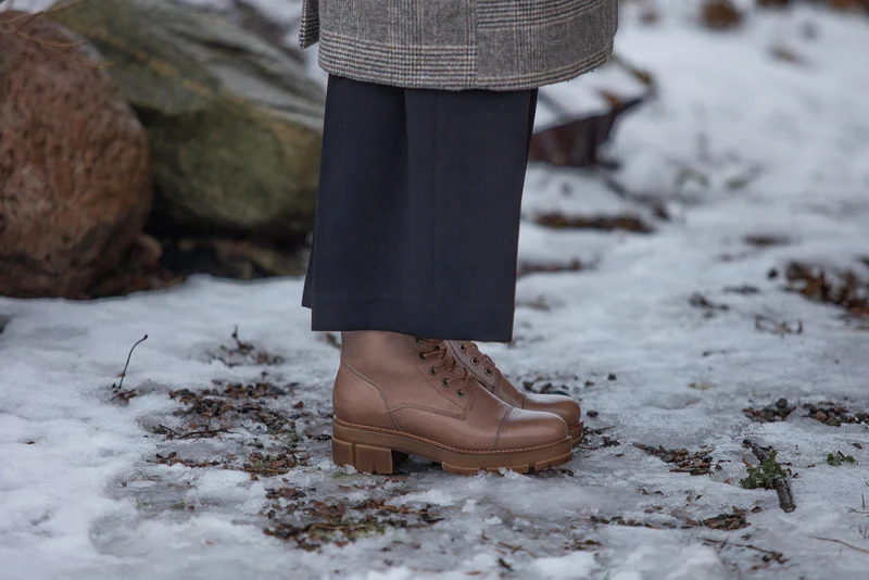 Cecilia Laced boots — Taupe