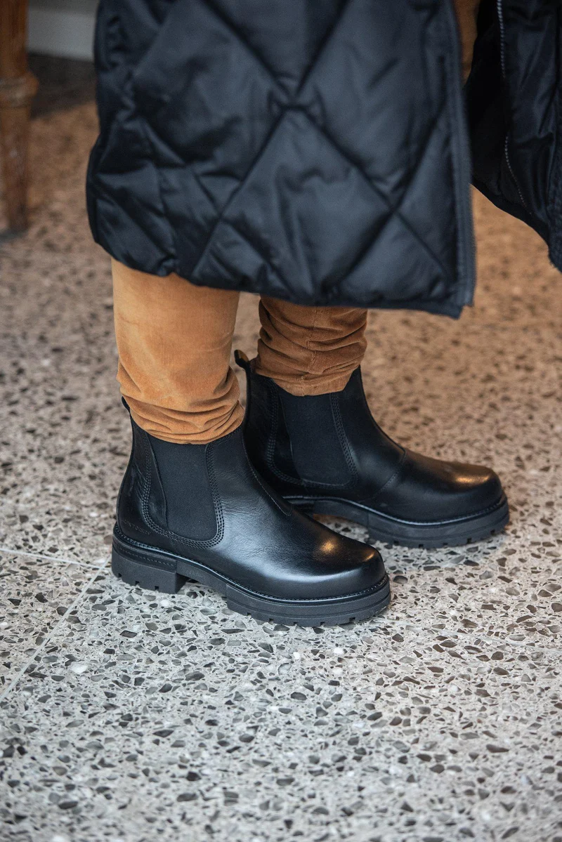 Alice Chelsea boots — Black