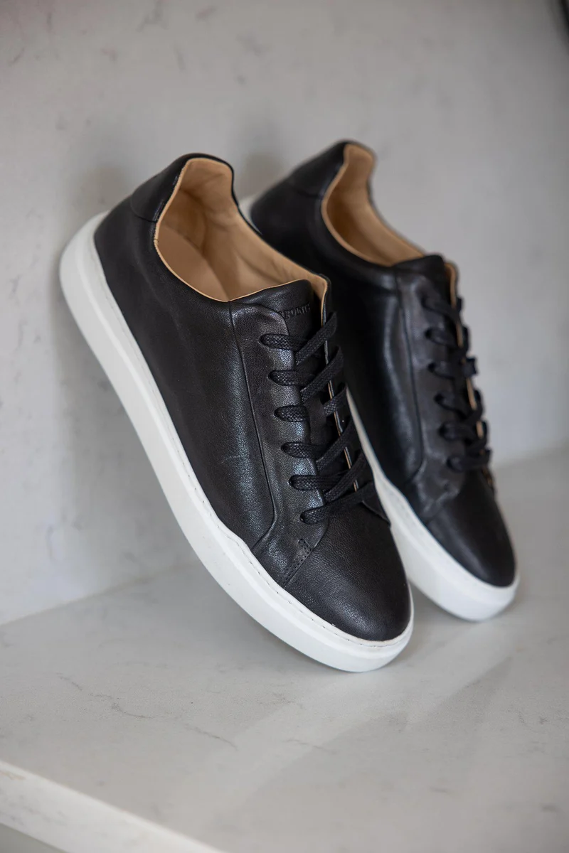 Tristan Outlet — Black