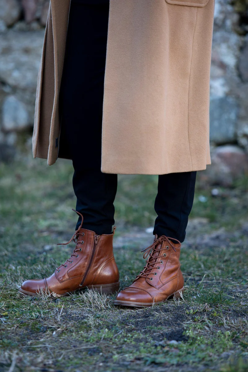 Pandora Laced boots — Cognac
