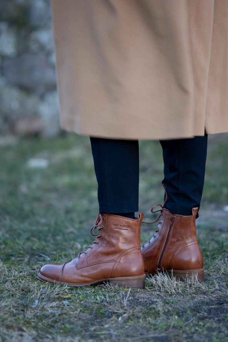 Pandora Laced boots — Cognac