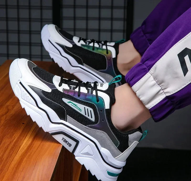 Corvex Herren-Sneaker mit Schnürung und flachem Design