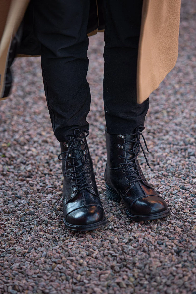 Pandora Laced boots — Black