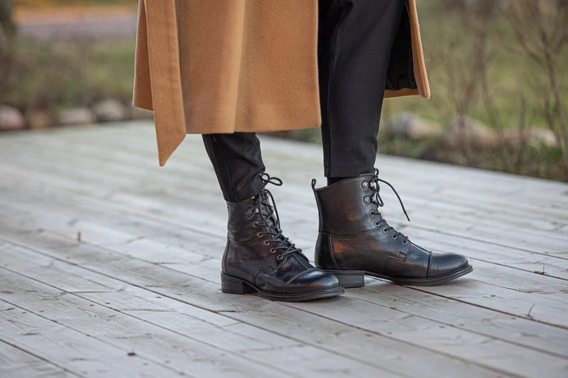 Pandora Laced boots — Black