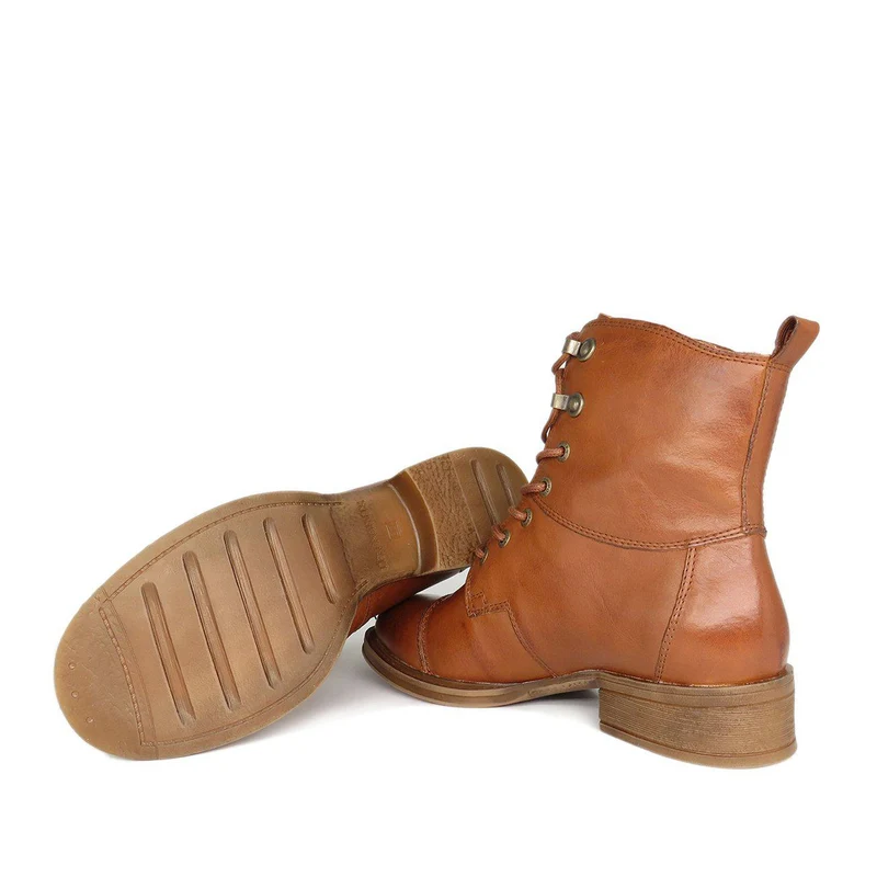 Pandora Laced boots — Cognac