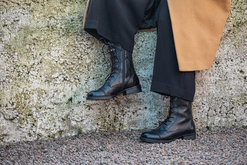 Pandora Laced boots — Black