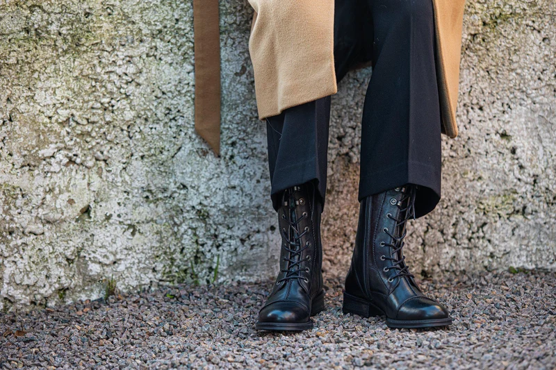 Pandora Laced boots — Black