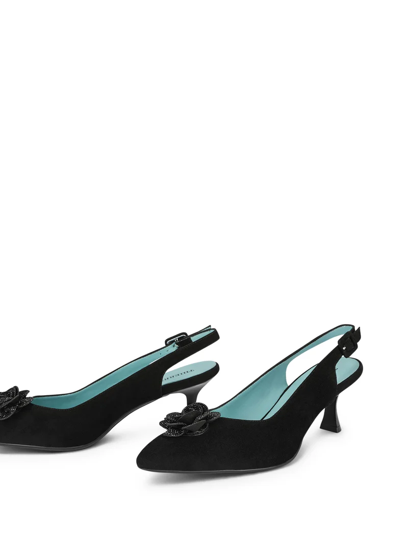 TONNIA BLACK