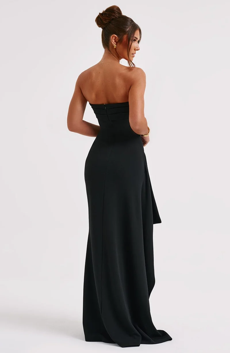 Calinora Kleid mit schlanker Silhouette