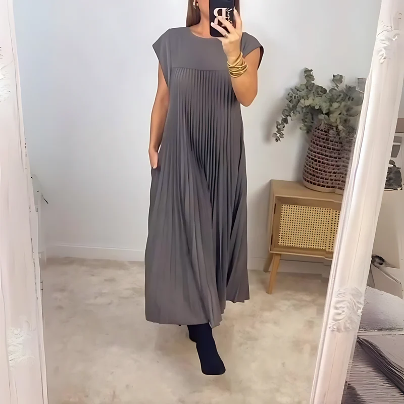 Elvara Plissiertes Damenkleid mit kurzen Ärmeln und lockerer Passform