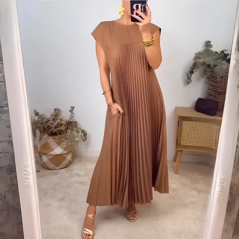 Elvara Plissiertes Damenkleid mit kurzen Ärmeln und lockerer Passform