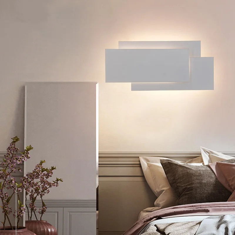 Velmora LED Wandleuchte mit Aluminiumgehäuse und mehrschichtigem Lichtdesign