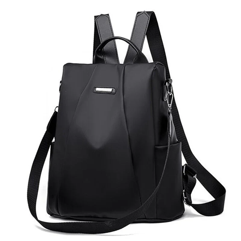 Damenrucksack mit Reißverschluss im schlichten Design