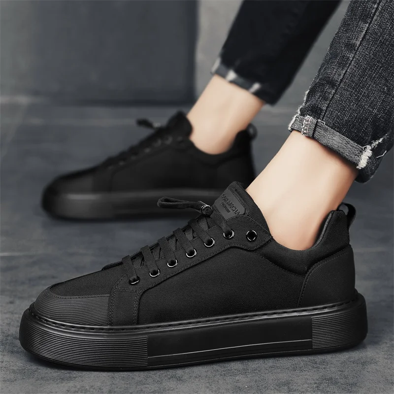 Varento Sneaker mit Schnürung und profilierter Gummisohle – Freizeitschuh mit Textiloberfläch