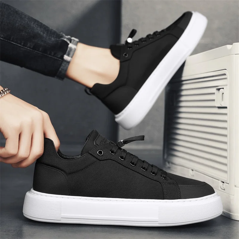 Varento Sneaker mit Schnürung und profilierter Gummisohle – Freizeitschuh mit Textiloberfläch