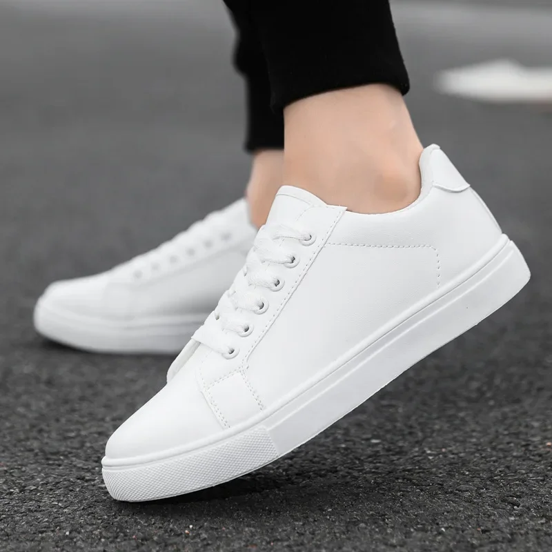 Velmoro Sneaker mit Schnürung und flexibler Gummisohle