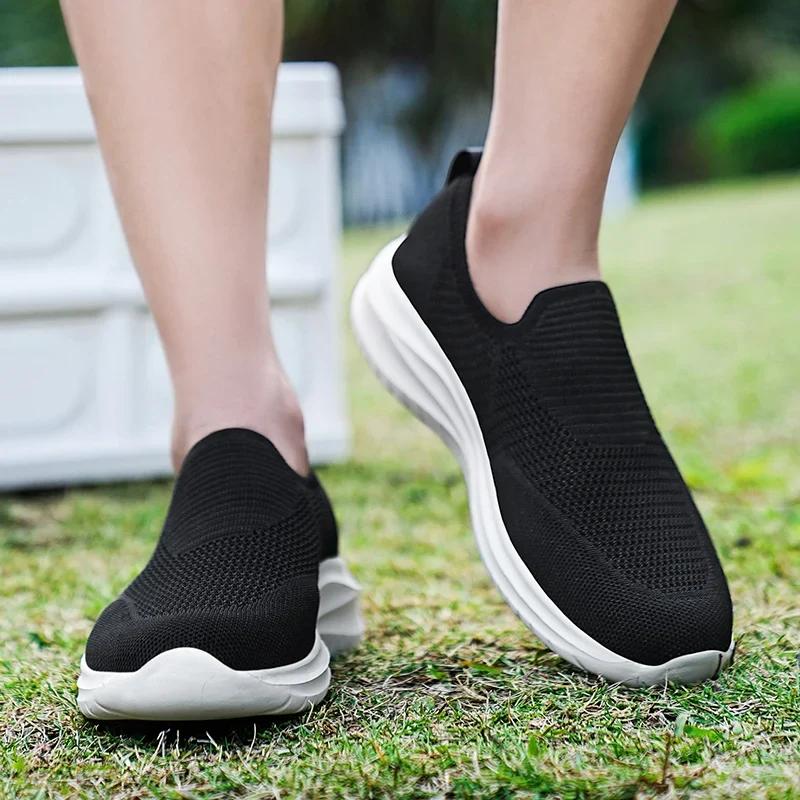 Meravon Herren Slip-On Sneaker mit atmungsaktivem Obermaterial