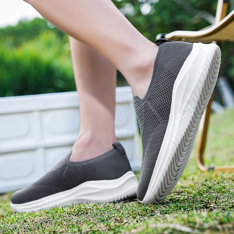 Meravon Herren Slip-On Sneaker mit atmungsaktivem Obermaterial