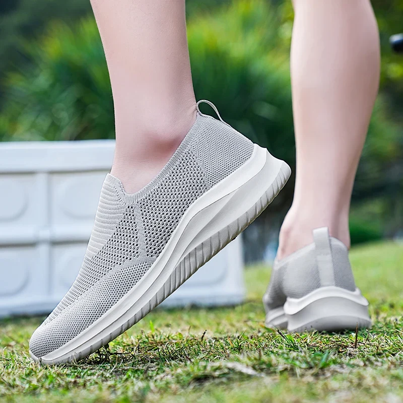 Meravon Herren Slip-On Sneaker mit atmungsaktivem Obermaterial