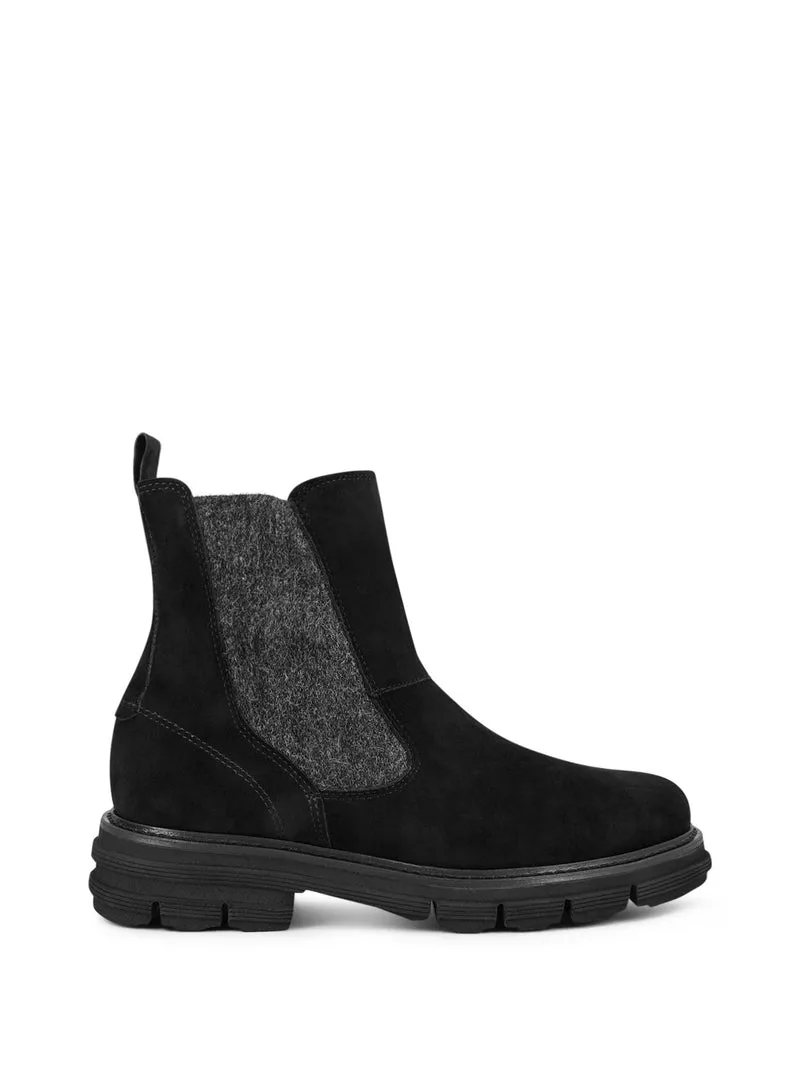 COMON BLACK