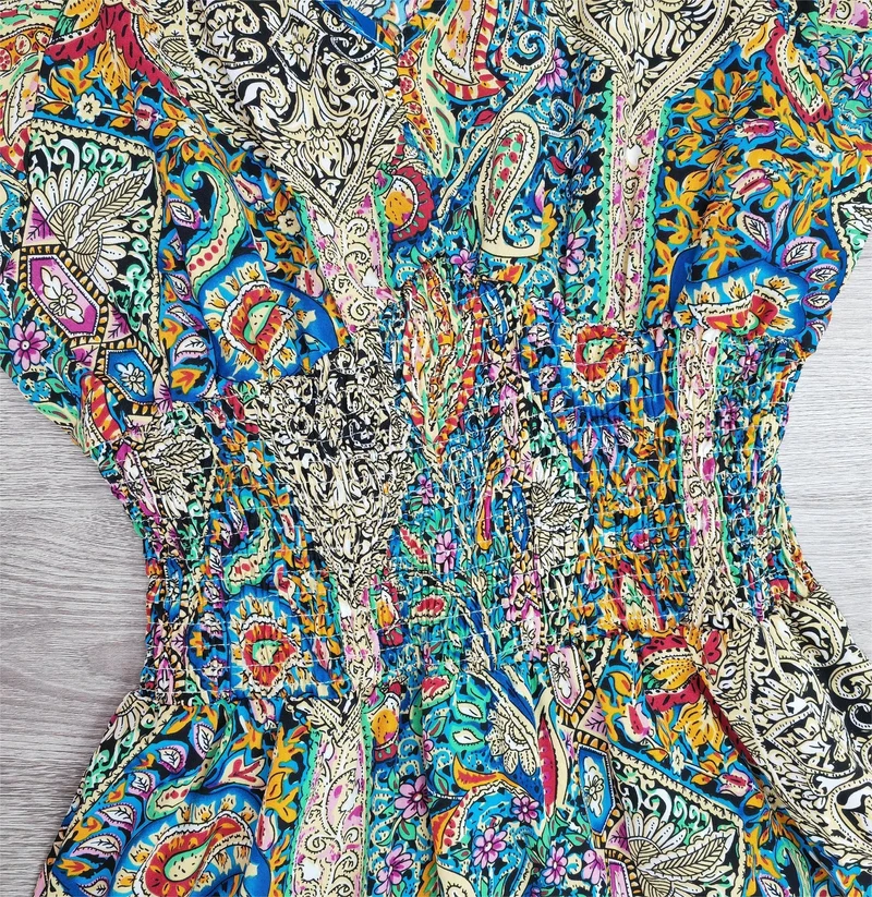 Florvella Maxikleid mit Paisley Muster und V-Ausschnitt in lockerer Passform