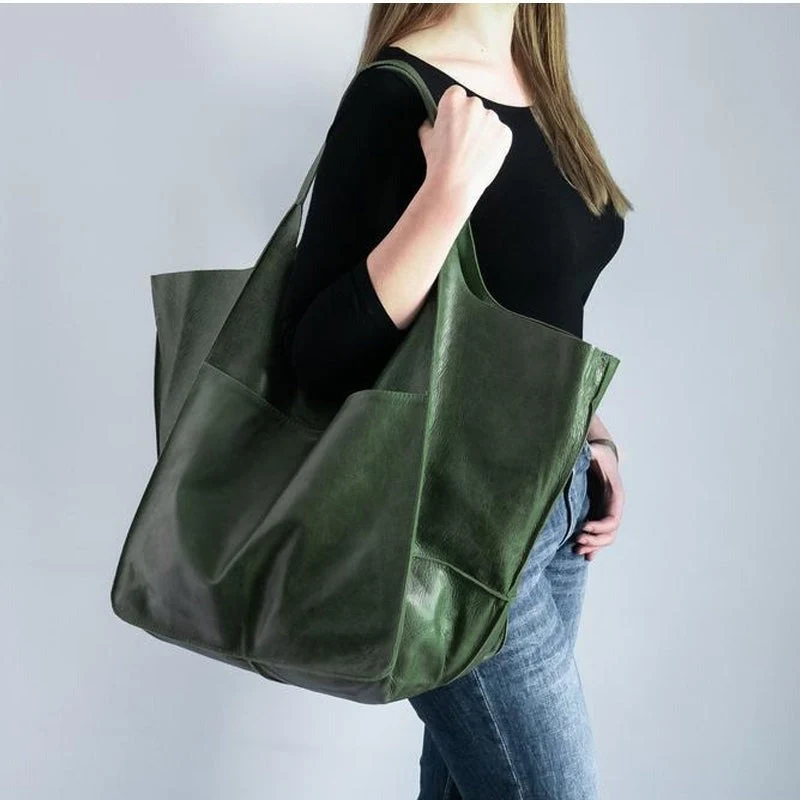 Elvara Handtasche aus Leder im Oversized Design mit mehreren Fächern und großem Innenraum