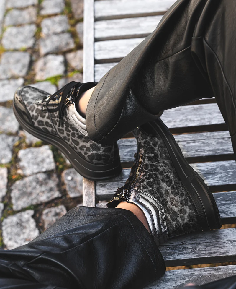 AJAX BLACK~STEEL