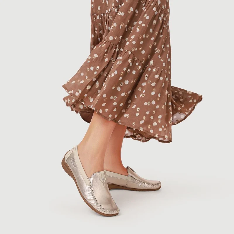 Leather Stitched-Detail Loafers - GAB41531 / 327 037 - Metallic