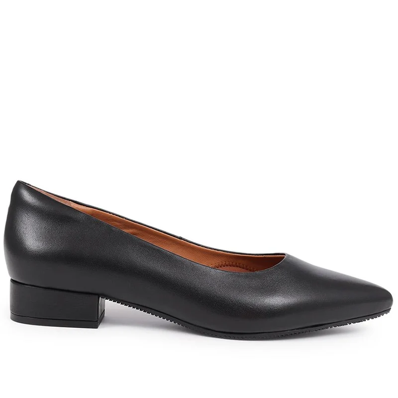 Sunstone Wide Leather Court Shoes - SUNSTONEWIDE / 325 775 - Black