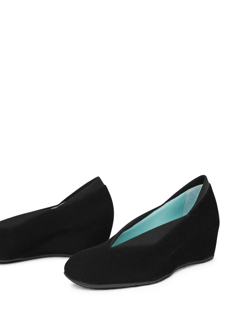 TAOS BLACK