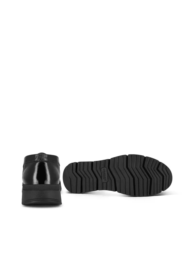WOLLOW BLACK