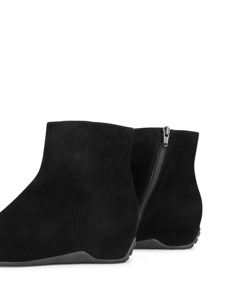 HARGAN BLACK