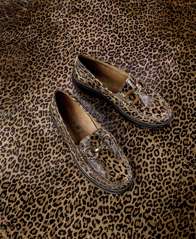 WEARY BROWN LEOPARD