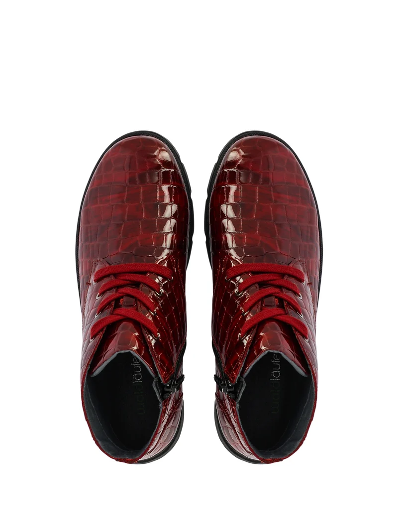 WOLLER RED
