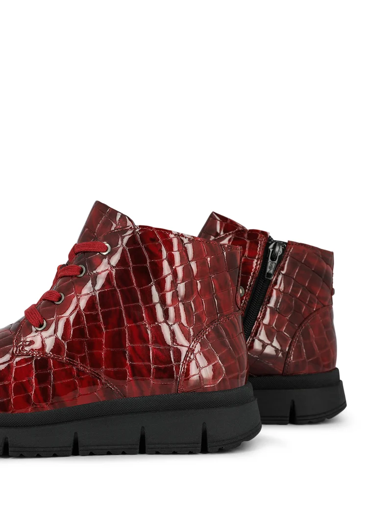 WOLLER RED