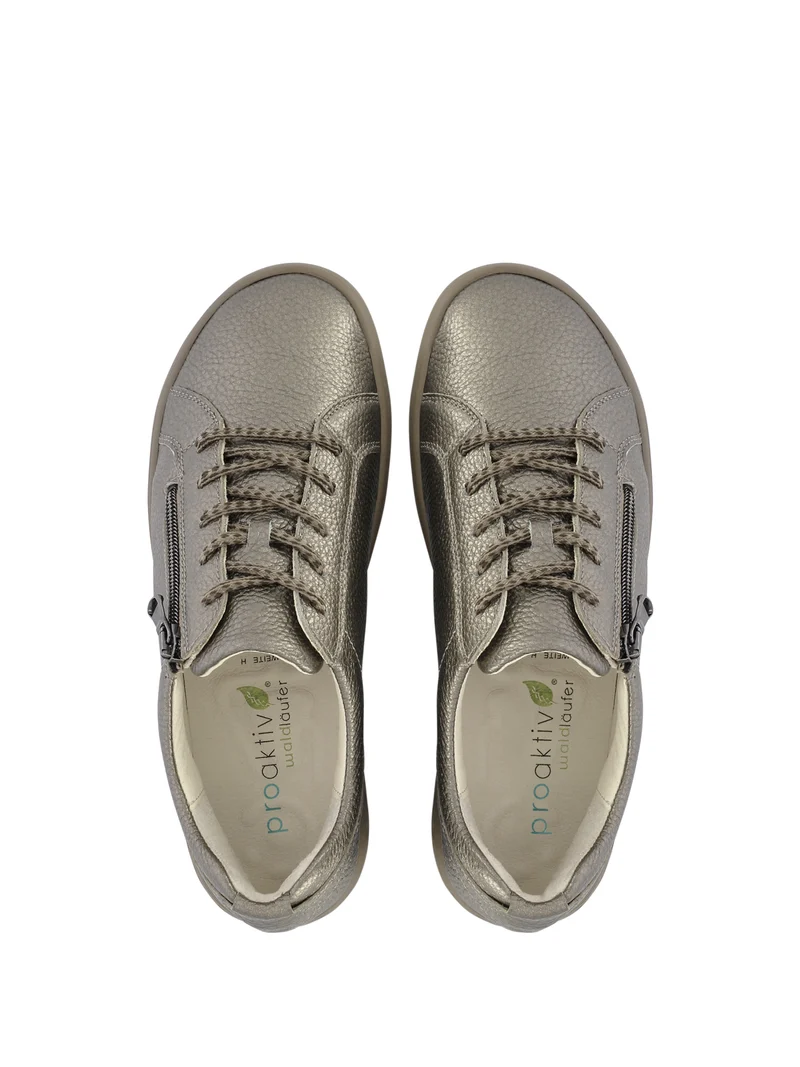WADE METALLIC