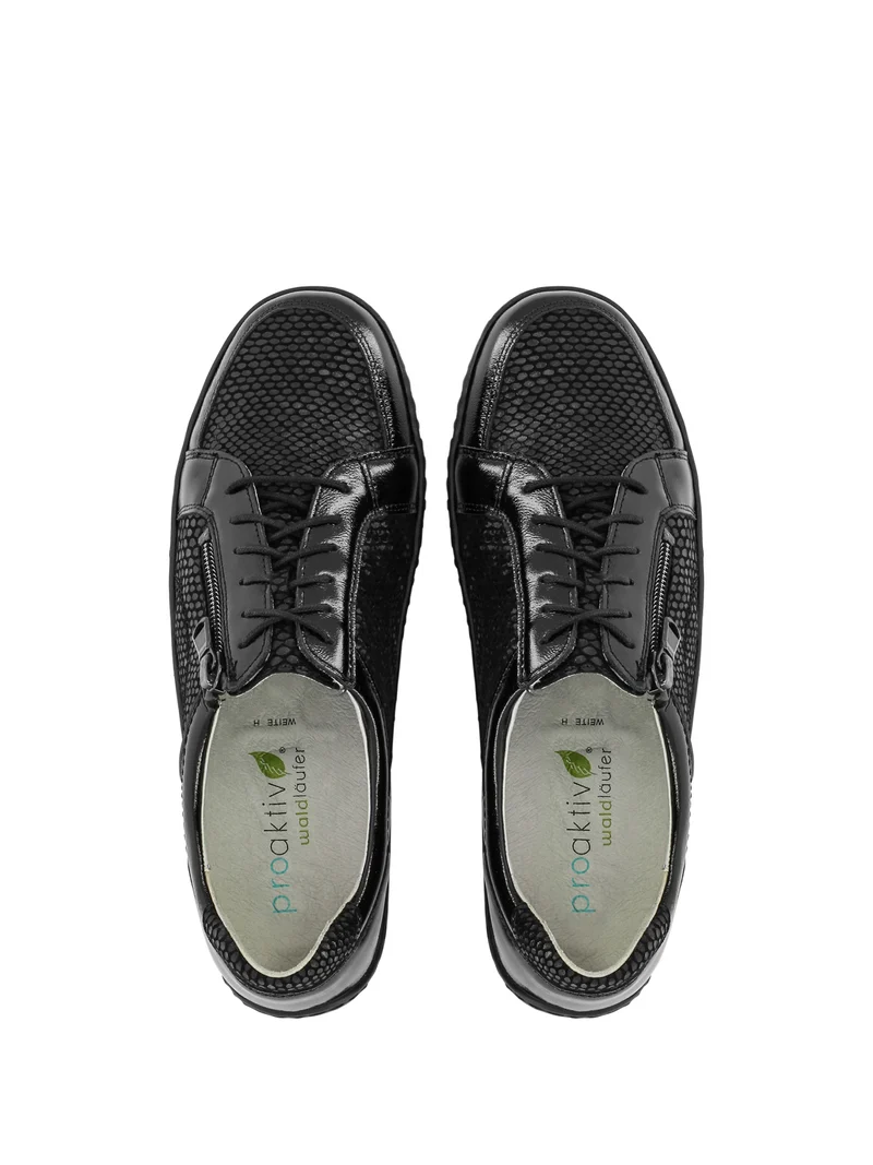 WHYATT BLACK