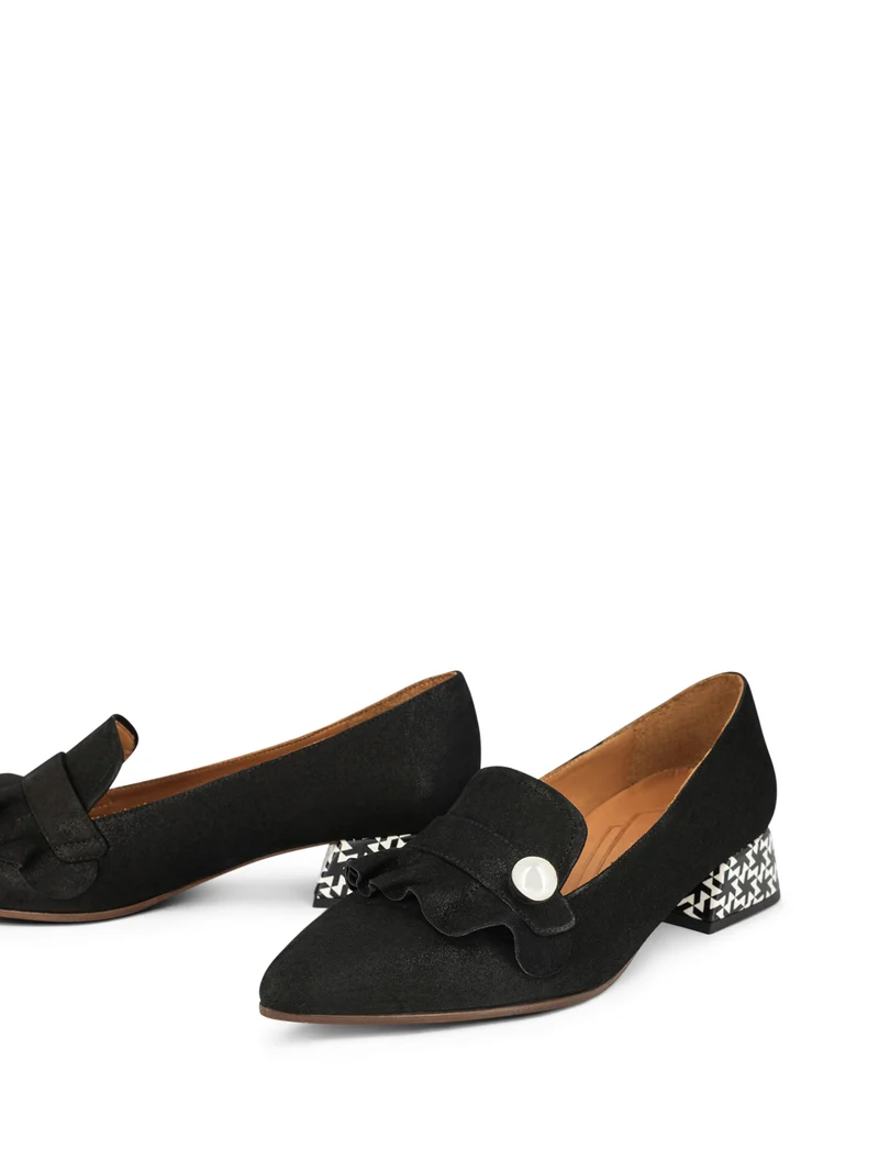 HIAKA BLACK